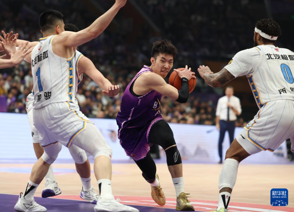 乐动体育入口-包含北京首钢迎CBA季后赛关键赛，赛后防线松动，赛场秩序良好，赛程密集仍需轮换的词条