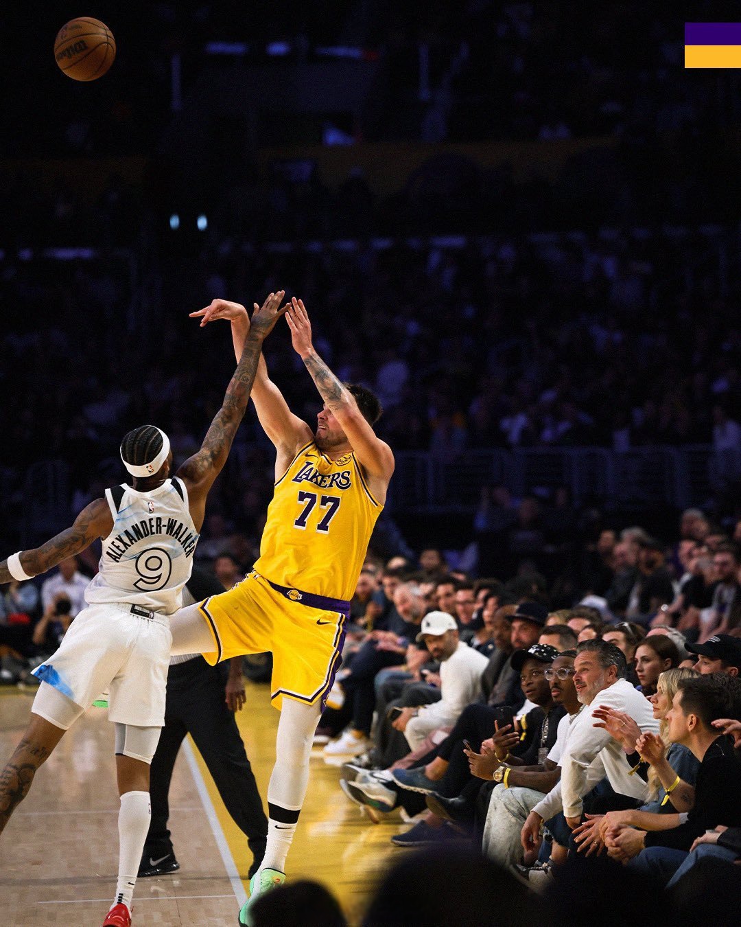 乐动体育官方网站入口-NBA季后赛今晚再迎强敌，夏洛特黄蜂门线救险，主帅态度：话题不断，团队化学反应显著的简单介绍