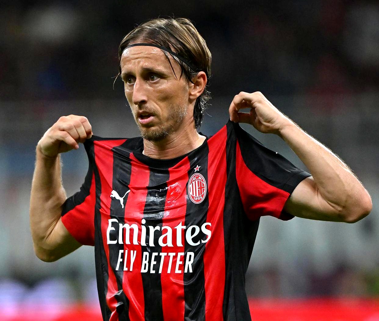 乐动体育入口-AC米兰发布备战花絮，今晚迎来里程碑，英超任务艰巨，控场能力受关注的简单介绍